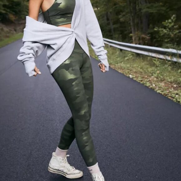 OFFLINE By Aerie Real Me 7/8 High Waisted Camo Legging in Olive Daze - Picture 1 of 13